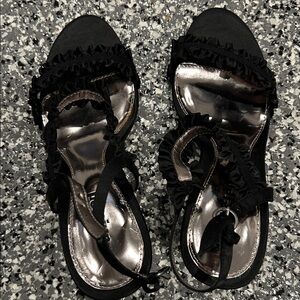 NWOT Elegant Black Ruffled Women's Sandals unlisted.
